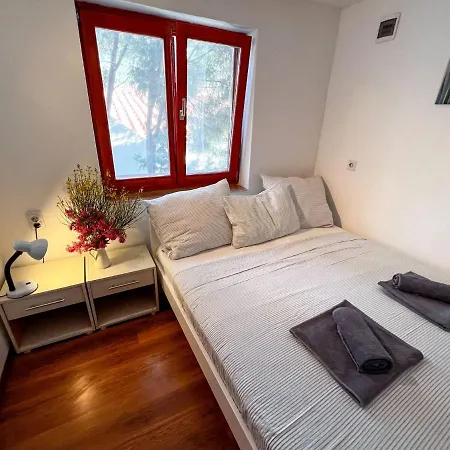 Vikendica Robinson Ina 3 *